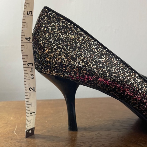 Size 9. Sequence heels. - Picture 9 of 9